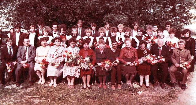 Фото выпускников 1900 года Черкасской средней школы п. Черкасское Вольского района Саратовской области