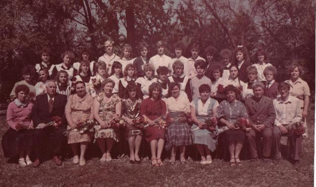 Выпускники 1991 года Черкасской школы Вольского района Саратовской области